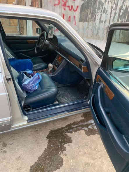 السلام عليكم جانبو موديل 86 كفاله عامه من الصبغ والضربه عدا البنيد بي صبغ اذر جراد بالمرور كال اله اصبغه  محرك و كير بلادي مامفتوح تخم تاير صدر جديد دبل فيت بم قياطين الجوه بعدهن على وضع الشركه تبريد تدفئه شغل  كهربائيات كلها شغاله بلاديه لون سلفر دبل هورن اريل كهرباء سياره مال جناي صارلها 16سنه عندي السعر 112 مكان السياره بغداد ابو دشير ***********
