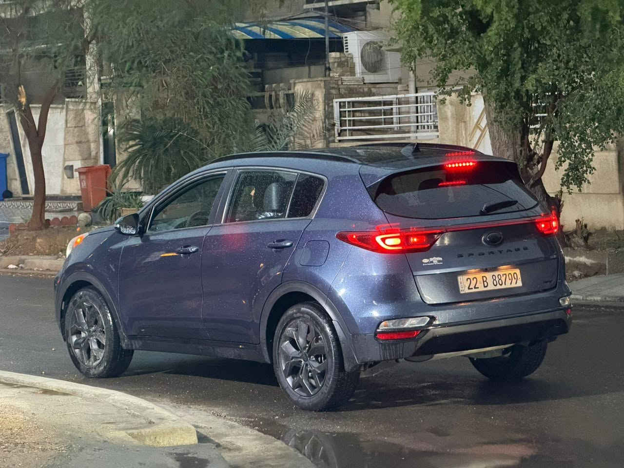 السلام عليكم 
————————
للبيع 
سبورتج أمريكي  
موديل 2021
محرك 2.4 
—————————————
بانوراما 
شفتات بالستيرن 
كشنات جلد + كشنات تدفئة 
فور ويل 
تبريد قطعتين 
رادار قيادة 
رادار تصادم 
توفق ذاتي امامي خلفي 
ستيرن حرف D 
مري شفط 
اشاير بالمري 
3 انضمة قياده 
ماشية 44800 ميل 
لايت وبك لايت لد بلادي 
—————————————————————-
سياره وارد امريكي 
 صور الحادث بالمنشور
( السيارة بيه نص بنيد صبغ فقط))
(( رقم أربيل تريدتحويل تريد وكالة))
(( السيارة بدون ايرباك ))
—————————————————————
مكانه :- بغداد  
السعر :- 180 بيه مجال 
اتصال :***********
