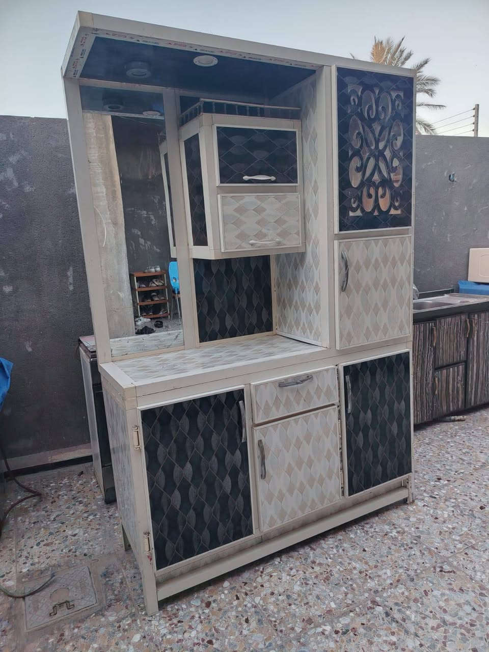 بورد كهربائي جديد مامستخدم تأسيس كامل السعر200
گاونتر المنيوم متر ونص السعر 180
***********
***********
