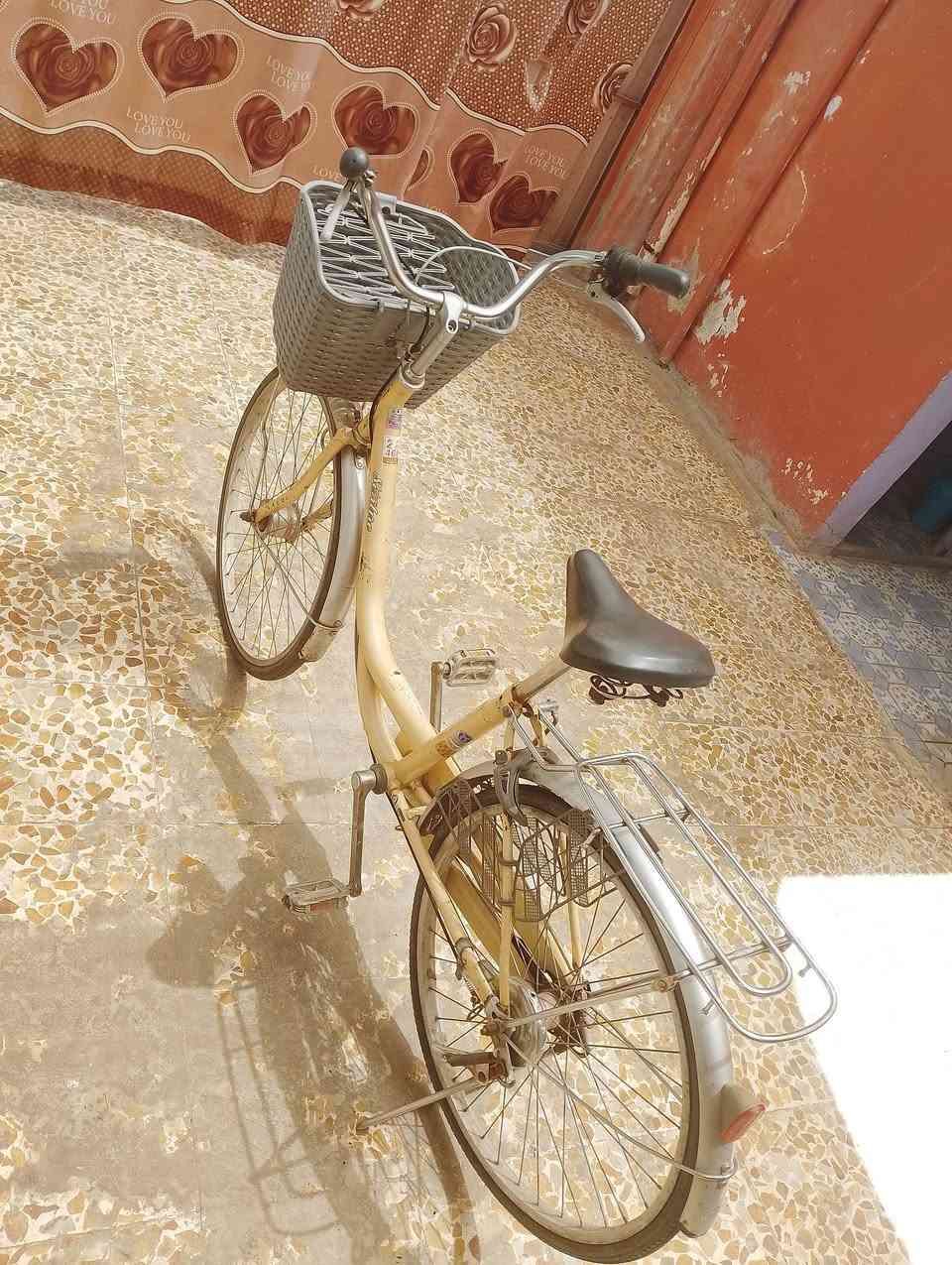 بايسكل عبد الحليم حجم 24
بايسكل كامل صطاب الوره شغال سله مقعد خلفي وكافيه كاامل بس عندك تاير الوره بي بنجر بـ الف يصير بايسكل نضيف متروك يمي
بـ 70 وبي مجال للشراي
واتس ***********
