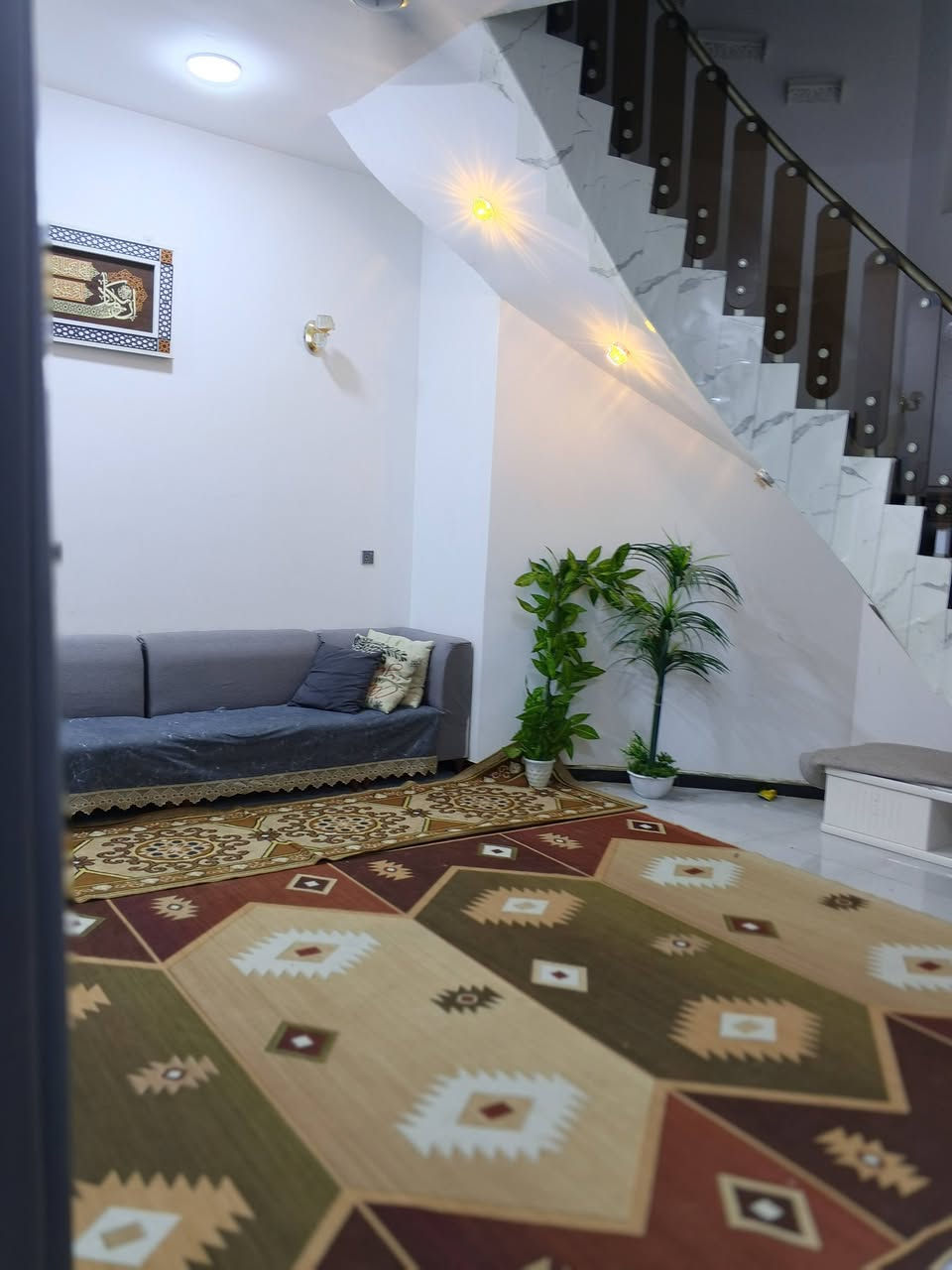 بيت بلحبيليه مقابيل سجن الاصلاح طابو مساحته 100 متر 3 طوابق بناء حديث سعره الكلي مع الاسكان 150مطلوب سكان42 للاستفسار الاتصال ***********
