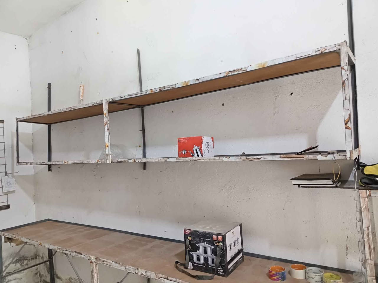 غراض محل للبيع ميز حديد عدد 2 واحد طوله 4متر عرضه 80سم والثاني طوله 3متر عرض 30 او 40 سم
رفوف عدد 2 طول 3متر
جنكال تعليك عدد 40ق
شبكة بي ار سي ثقيل 2متر
رفوف عدد 2 صغار
للاستفار مراسلتي ع الواتس *********** او ع الخاص وبالخدمه
عنواني 0يالى الخالص ناحية هبهب بلاد, صلاح الدين
