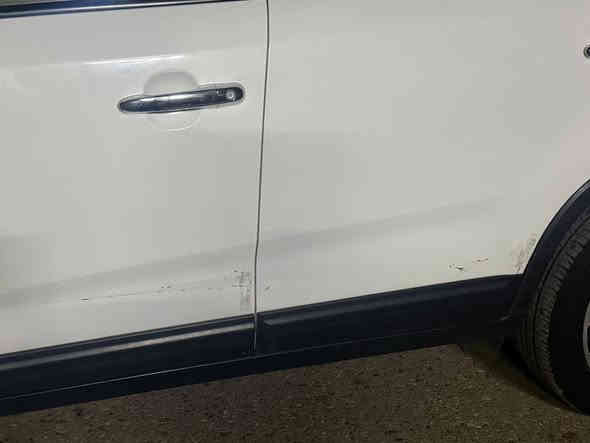 سلام عليكم 
كيا سورنتو v6 
فول مواصفات محرك 6 سلندر خليجي  رقم شمالي 
سنويه يخلص اب 2026 
السياره فول بدون سلايت ماشيه 158 الف كيلو 
سياره بي تعديل باب سايق و خلف السايق  موضح بل صوره كير محرك شرط صدر امامي خلفي شرط كلها جديد مابي مصرف مكان سياره كركوك 
*********** اي استفسار سعر السياره 21 الف
