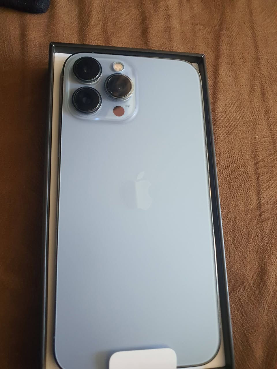 ١٣ برو ماكس ذاكره ٢٥٦ لون بحري بطاريه ٨٣ بشرط انطي بيه ضمان اذا مفتوح او مبدل بي شي السعر ٦٠٠دولار 
***********
