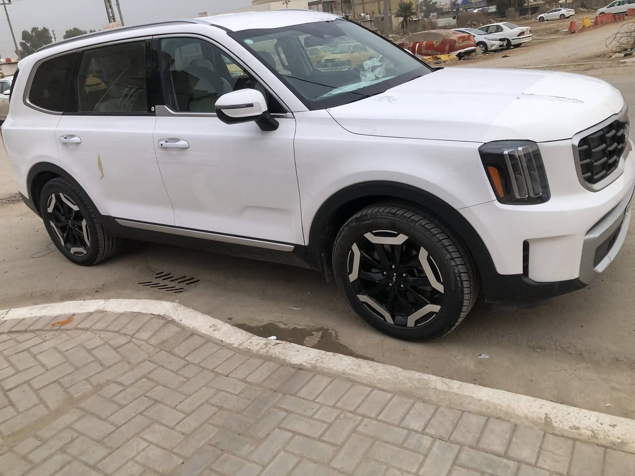 تيولورايد موديل 2024 فئة S ماشية 52000 كيلومتر ضررها بص الباب الخلفي ( الجنطه) بدون ايرباك السيارة كلش كلش جديده اني مستوردها رقم بغداد باسمي 
مواصفاته 
كشن جلد منفصل vip 
دواخل بيجي 
حساس خلفي 
رادار امامي خلي جانبي
شاحن لاسلكي -+ منافذ سلكي بالكشن 
تبريد 3 قطع 
بصمة تشغيل —+ ابواب + انارة ترحيب
مانع انزلاق ومنحدرات
تحكمات ستيرن فول
اوتو هولد 
هند بريك كهرباء 
اشارة بالمراية
السعر 300 وبيها شي بسيط حق عملة


**إذا كنت صاحب هذا الإعلان وتريد حذفه لأي سبب، رجاءا أرسل رسالة إلى الدعم الفني**