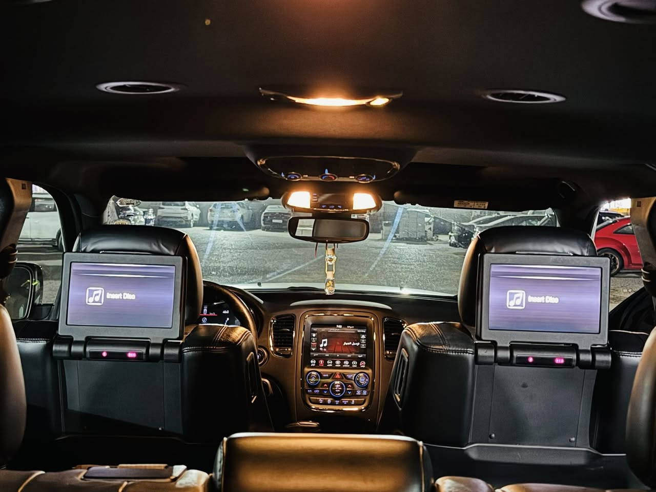 دوج دورانكو GT  بلاص لابتوب
خليجي :شركة هارلم 
الموديل : 2019

#الضرر : شبر بلباب الخلفي( بدون دواخل )

#الكفالة : السيارة مكفولة كفالة عامة 

#الرقم : اربيل جديد ( تحويل ثاني يوم بسمي )

#المواصفات اعلى فئه بلدونگو  : 

▪️السيارة : #دوج #دورنكو فئه GT Plus

▪️المحرك : 3.6L . V6  ( ستة سلندر )
     ماشية 65000mi
▪️حجم الويل : ويل كب حجم 20 اسود اصل مع طقم تايرات جديدة

▪️مصابح امامية زنون مع LED 

▪️بصمه للأبواب مع بصمة وبصمة تشغيل

▪️رادار خلفي مانع التصادم

▪️حساس خلفي اصل

▪️تحذير النقطة العمياء

▪️مقاعد تدفئة

▪️تدفئة مقود القيادة

▪️كامرة خلفية دوارة اصل مع الستيرن
        جنطة كهربائيه 
▪️نظام ملاحة GPS

▪️فتحت سقف

▪️تحكم فول كهرباء للكراسي 

▪️ذاكرة كشن لحفظ وضعيات الجلوس ( ميموري )

▪️سستم صوت

▪️تشغيل عن بعد
     شفتات ستيرن
▪️صف ثالث من المقاعد 7 راكب

▪️قاعدة سحب للهوك

▪️إطفاء وتشغيل اوتماتيكي

▪️تحكم ستيرن جهتين بلوتوث وحاكية وكروس سرعة وتحكم صوت 

▪️نظام ABS مانع انزلاق

▪️السيارة جديدة وبوضع الشركة.
      
السعر المطلوب :29.800$ 

الاتصال على واتساب: ***********

عنوان 📍اربيل
