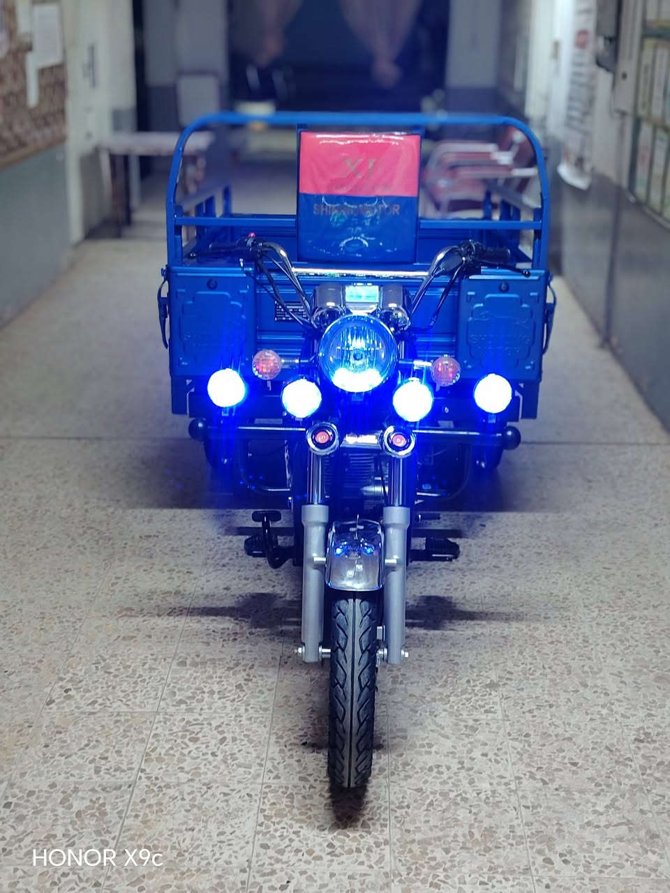 السلام عليكم حبايبي ستوته للبيع كفاله عامه من الشخط صارلها شهر من طلعت ستوته وياها دوشمه جديده ستوته دهنها مال شركه إستوني طكيته تجي تفحص مكينه شاصي وتطلع بيها تراي وكيلها نوار الباشا رقم *********** مكان الستوته ديوانية حي الوحده قرب مجمع القمه السعر 2500او بيها مجال
