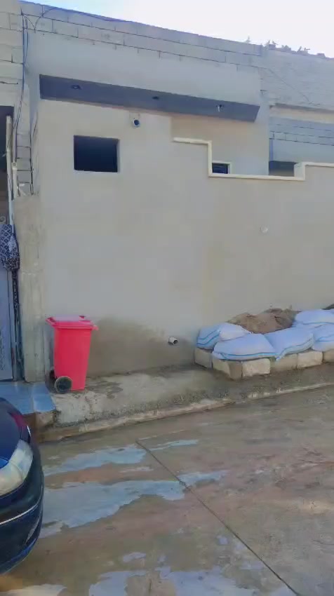 بيت للبيع 200متر طابق واحد جاهز زراعي قرار 25 خدمات كاملة ماء وكهرباء وتبليط منطقة حلوه ومرتبه حي الملايين يرهم نقد ويرهم معارض في بيت في حي العبور البيت شبه كامل نقص ارضيات ولبخ جص للاستفسار الاتصال على الرقم التالي ***********
