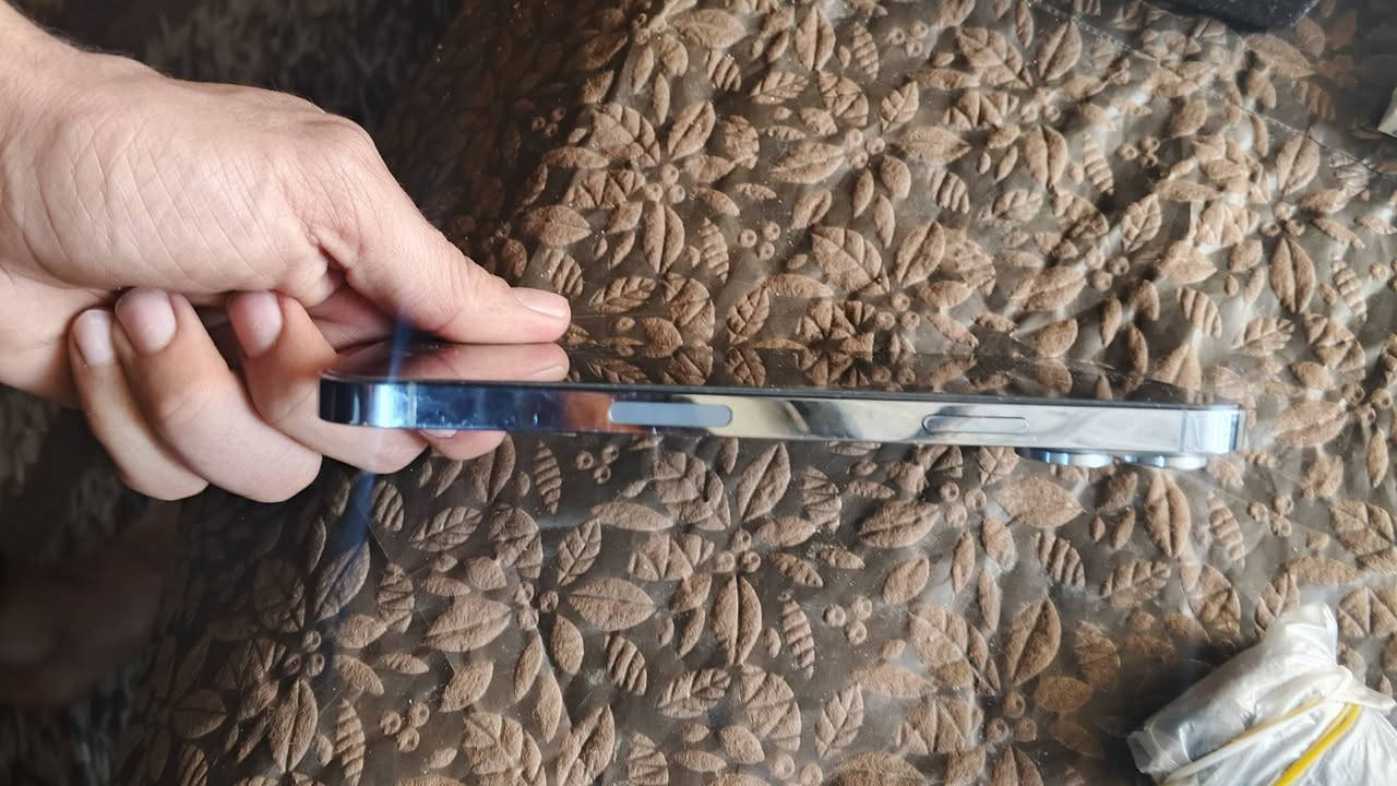 ايفون 13 برو ماكس ذاكرة 256 مبدل شاشة اصلية من ابل بطارية 79 بلادية سعر 575 عنوان كربلاء ***********
