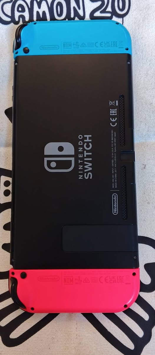 نينتندو سويتش Lcd مهكر قطعة نظامين اونلاين و اوفلاين اخر تحديث مع ذاكرة ١٢٨ كيكا مليئة بالالعاب مع كافة الملحقات 
الجهاز مكفول من كافة المشاكل والاعطال ١٠٠ بالمئة والجويكونات والبطارية بحالة ممتازة
السعر ٢٥٠ الف 
توصيل بغداد ٥ الاف وباقي المحافظات ٦ الاف 
للتواصل ماسنجر او واتساب او الاتصال
***********

