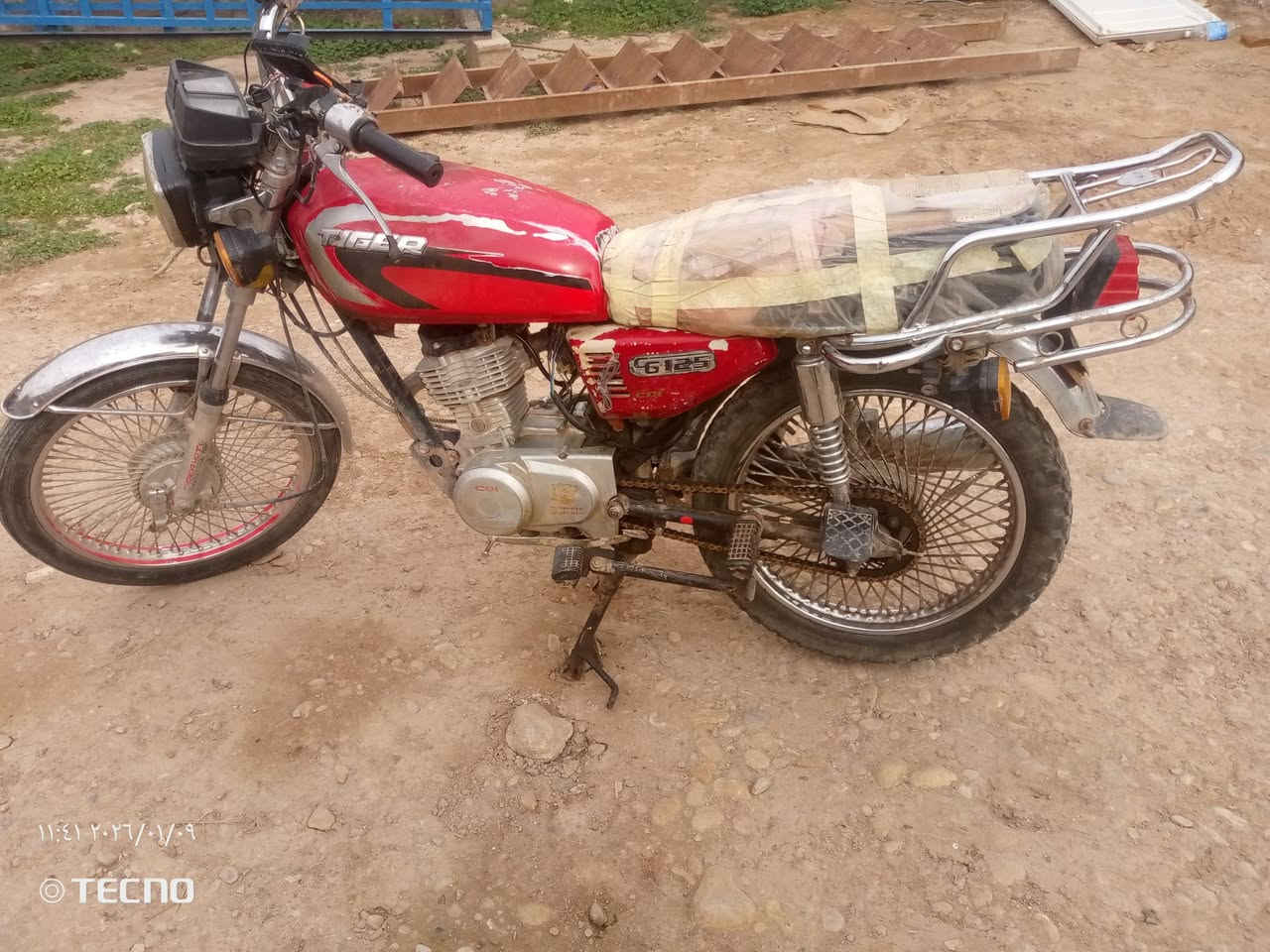 السلام عليكم تايكر للبيع موديل 20 اوراق كامله السعر 325 وبي مجال مجال قليل *********** مكاني ديالى قزانيه
