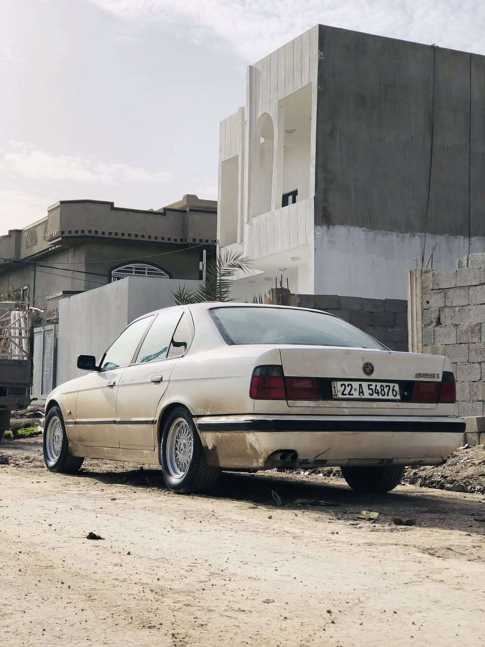 سلام عليكم بيم 525البيع البوديل 1990فول اتماتيك السنويه 2030تفتر بانزين بيه السعري 55وبيه مجال الستفسار عله هاذه الرقم ***********/
