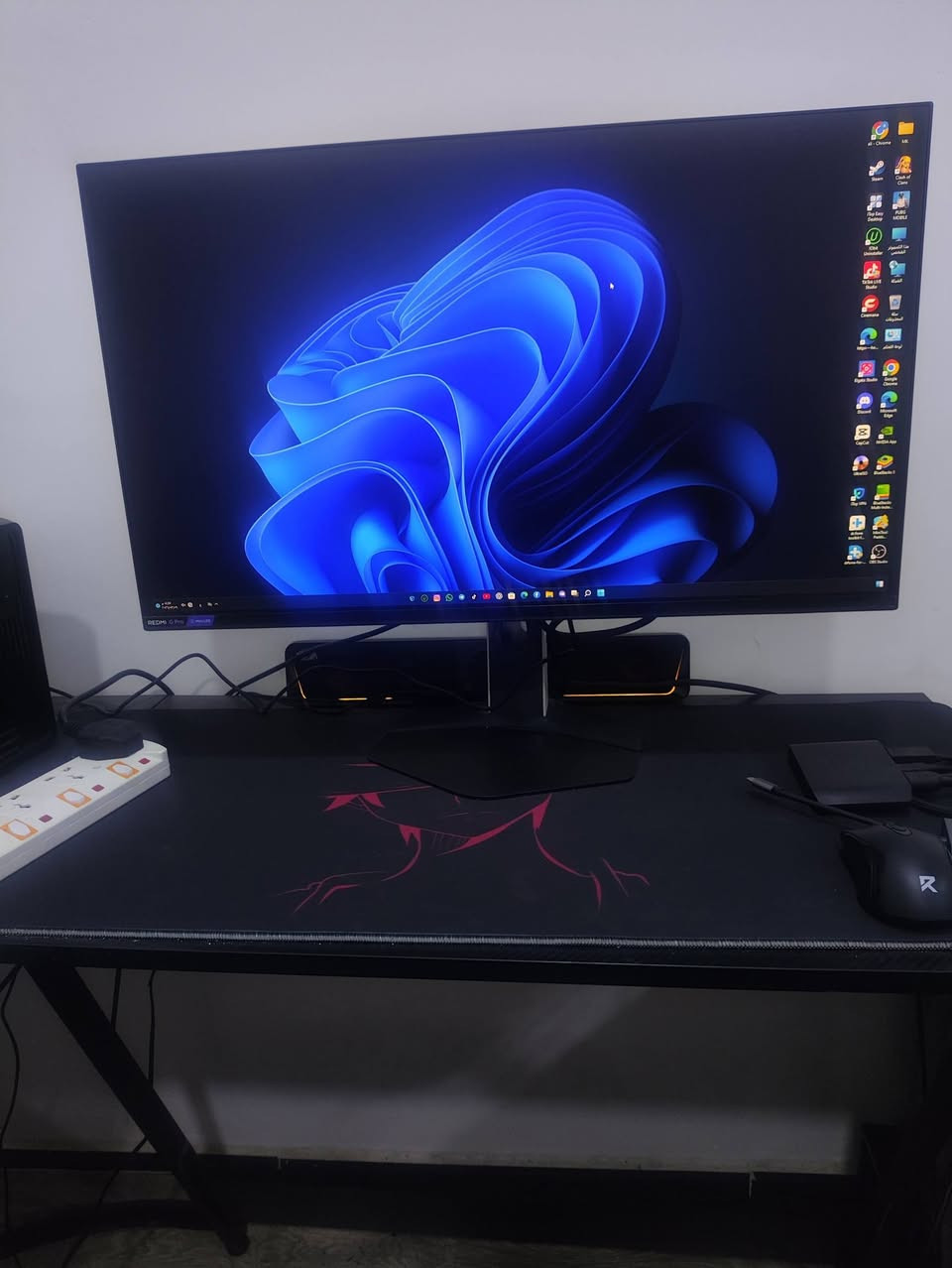 🔥 للبيع ست أب قيمنك كامل شبه جديد 🔥

استعمال شهر واحد فقط وبحالة ممتازة جداً.

المواصفات:

• CPU: Intel i5-14490F 5.0GHz
• GPU: RTX 5060 Ti 16GB GALAX
• RAM: 32GB DDR5 6000MHz RGB (16×2)
• M.B: ASUS PRIME B760M-A DDR5 WIFI
• Storage: NVME M.2 1TB Gen4 WD
• PSU: DeepCool 750W Gold
• Liquid Cooler: DeepCool LE520 240mm
• Case: RGB مع 7 مراوح

المحتويات الإضافية:

• شاشة Redmi G27Q Pro
• UPS 1KVA لحماية الجهاز
• كيبورد وماوس Redragon
• كرسي قيمنك مريح
• ميز قيمنك
• قطعة بث مباشر + توصيلات كاملة

الست أب كامل مناسب للألعاب والبث المباشر.

الحالة: نظيف جداً استعمال قليل
السعر المطلوب: 2,600,000 دينار
قابل للتفاوض للجادين.

📩 للمهتمين التواصل خاص.***********
