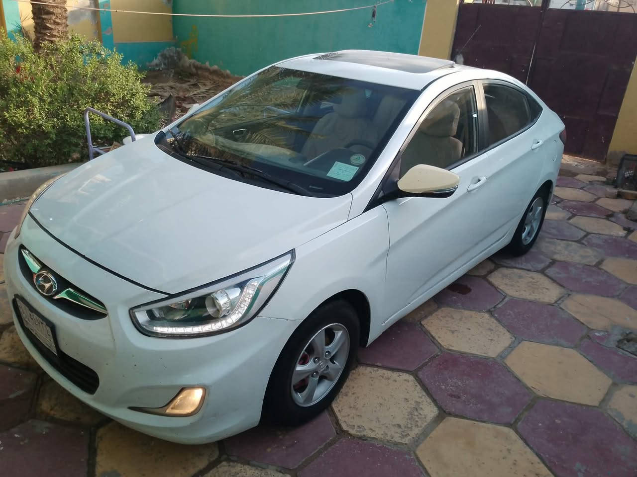 اكسنت 2014 خليجي فول مواصفات سيارة بيهه رشات فقط لاضربه ولاتبديل ابيع حزام مكينه 1600 جديده السعر ب78 وبيهه مجال ***********
