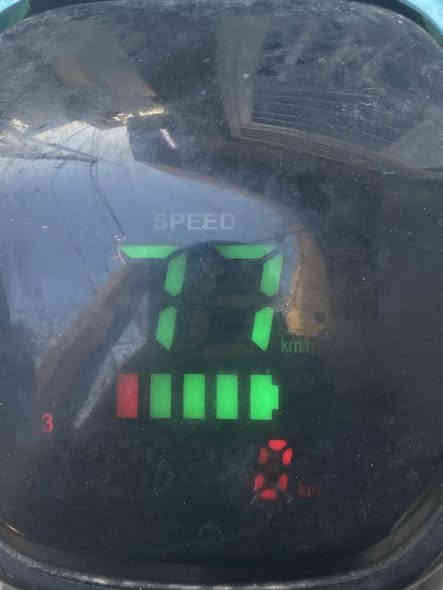 السلام عليكم دراجه شحن للبيع السعر 250وبيه مجال  كلشي مابيه جديده البطاريات جديده فول والماطور جديد سويجين وبصمتين لايت عالي ناصي اشاره يمين يسار السرعه 77 حقيقي المكان كوت انوار الصدر للتواصل ***********
