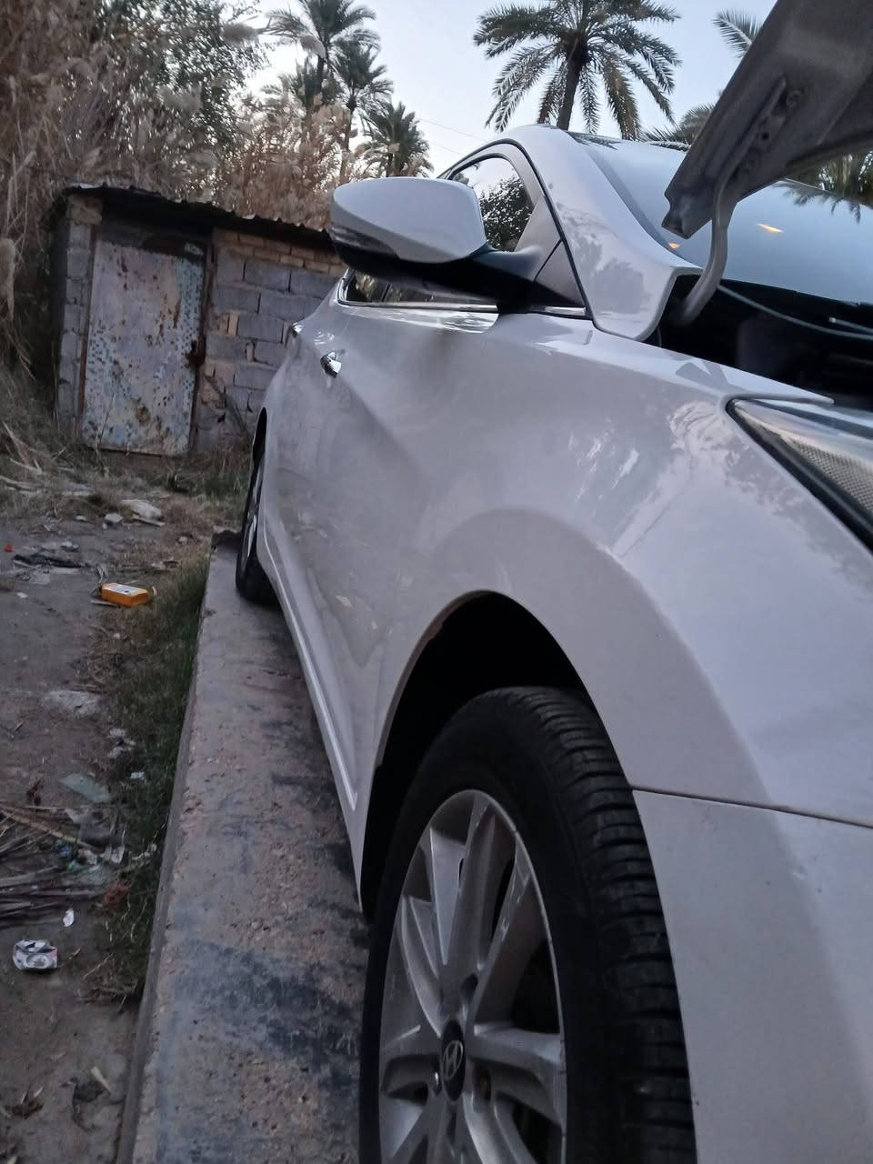 السلام عليكم النتره  للبيع مويل 15 خليجي فول مواصفات تخم تاير سياره جديده بيه بس باب سايق مبدل ول باقي كفاله المكان كربلاء رقم اربيل الماني  تريد وكاله تريد تحويل سعر125 وبيه مجال رقم الهاتف ***********
