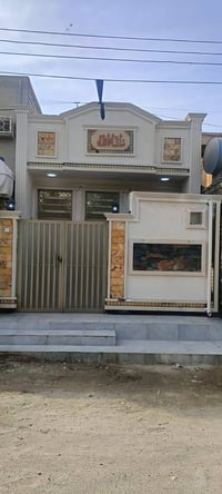 دار للبيع حي الغدير قرب الفلكه المساحة 100متر طابق واحد 07723131008