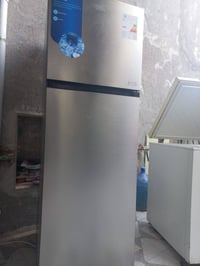 للبيع ثلاجة مستعملة بس نظيفة شغالة كلشي مابيهة  للبيع مجمدة مستعملة بس...