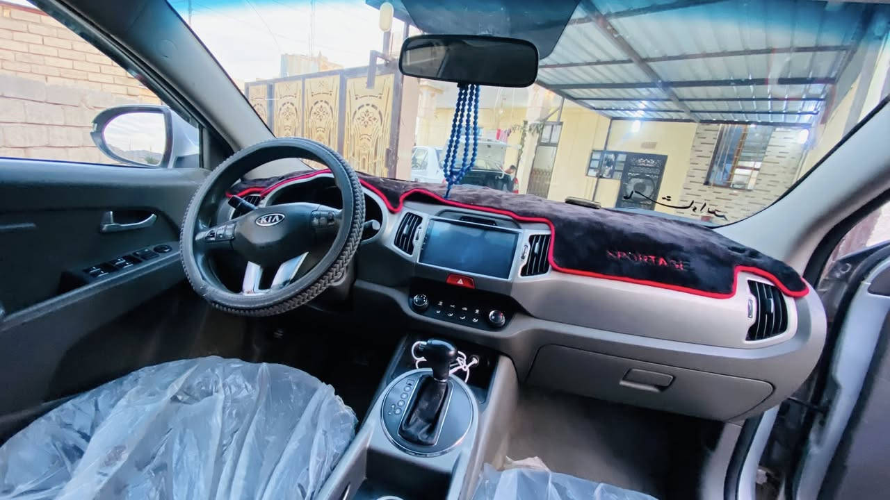 سلام عليكم ورحمة الله وبركاته
كيا سبورتج 2011

محرك 2000

السياره نضيف مال بيت

ضررها جاملغ وشويه بل باب الخلفي من اليمنى

السعر 120وبيها مجال للشراي

للتصال***********
