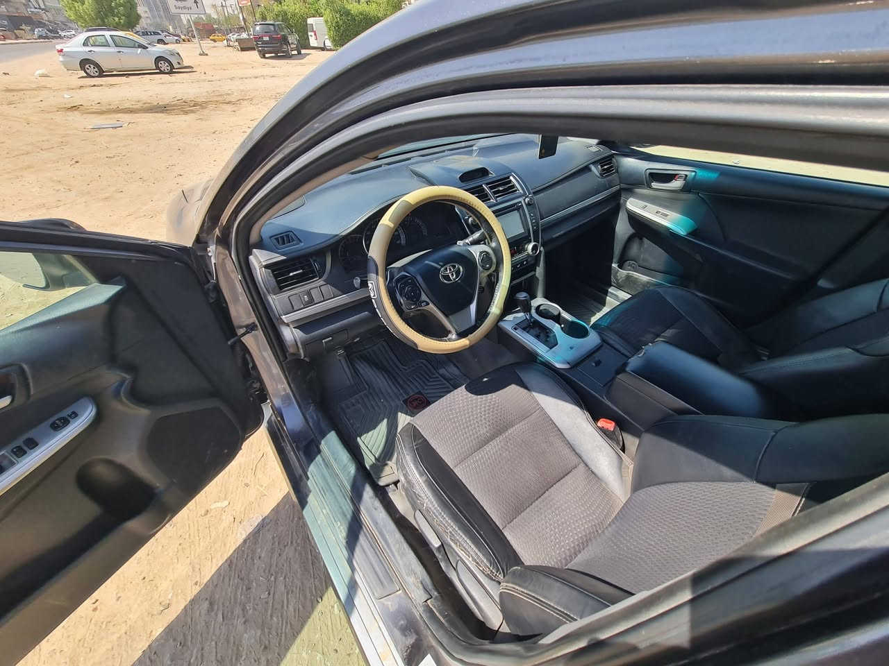 كامري موديل ٢٠١٣ 
رقم كركوك مشؤوع وطني بسمي

بيه قطع صبغ ابيع احزام 

تحكم ستيرن جهتين 

مثبت سرعة 

كير محرك مكفولات

سيارة ماشية ١٧٠

محرك ٢٥٠٠

كير ٦ نمر

تخم تاير جديد 

سيارة جاهزة من كل النواحي 

السعر ١١٥ 

الاتصال ***********

السيارة بغداد الدورة
