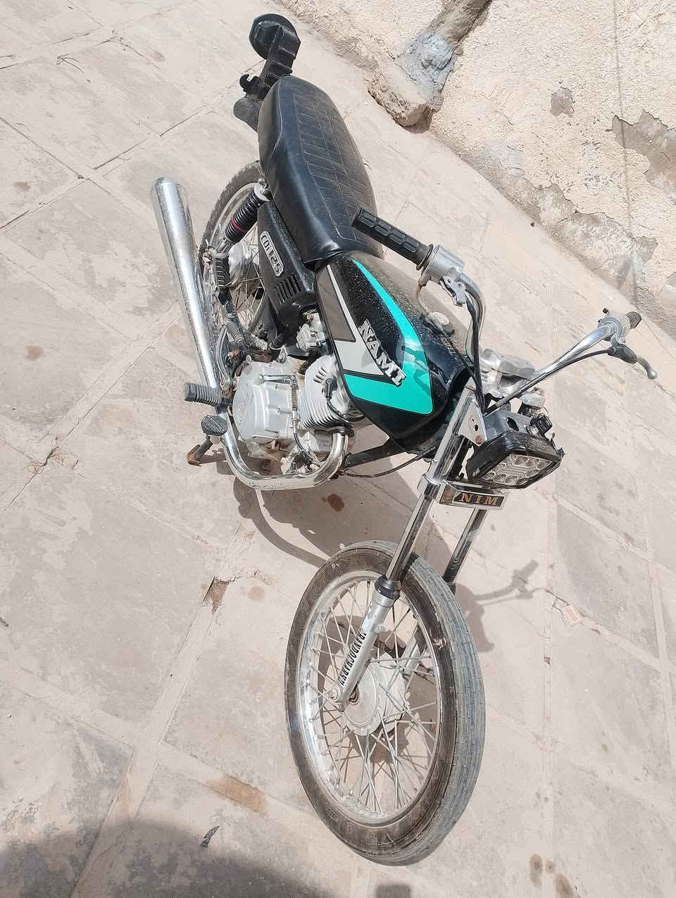 السلام عليكم دراجه اربع كير مديل 2015 اوراق اصولي الدراجه خير من الله ماعيزه شي وياله جدد مكينه مفتوحه وناعمه كلش شلعه ومعدل السعر اتصال عل رقم ***********
