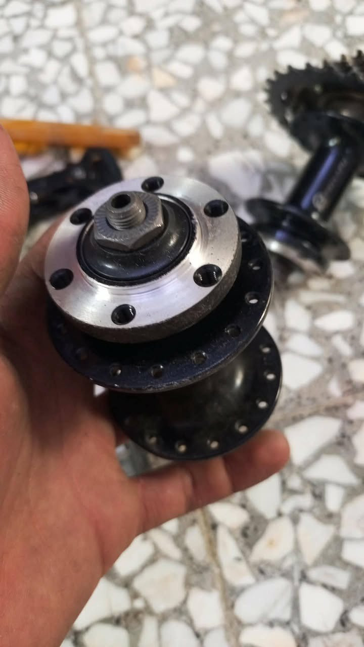 غراض بايسكل طالعلي بل امزون وغراض جدد ما مستعمل الشراي يجي خاص او رقم ***********
