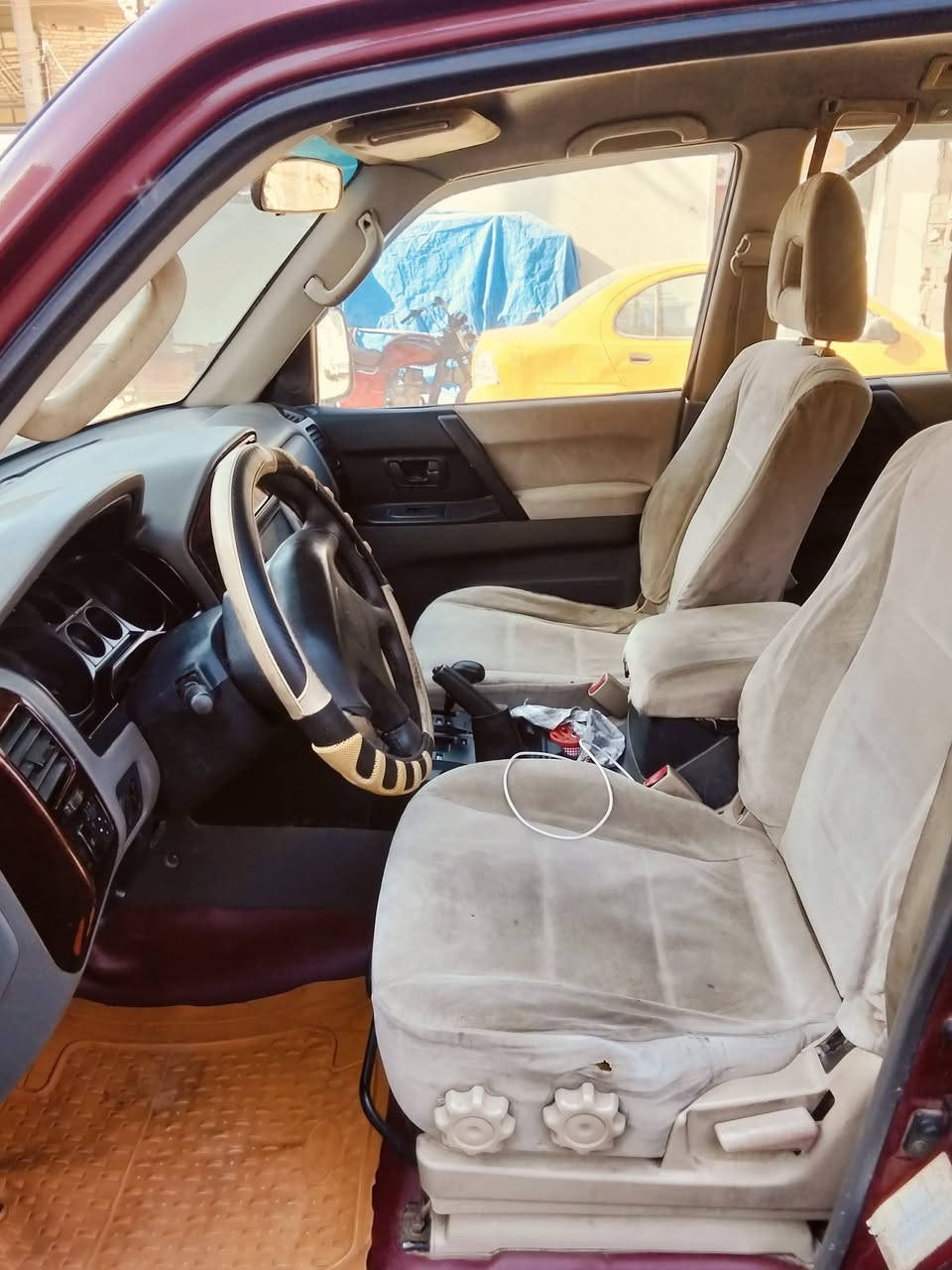 السلام عليكم
سيارة باجيرو مصبوغ عام للجمالية  باسمي مشروع وطني تحويل ثاني يوم سياره جاهزه مديل ٢٠٠٢ رقم انكليزي رايدها ب٧٠ورقه وبيها مجال  سيارة خير من الله الشراي يتصل على هذا الرقم *********** 

 ملاحظة / للبيع فقط وليس المرواس .
