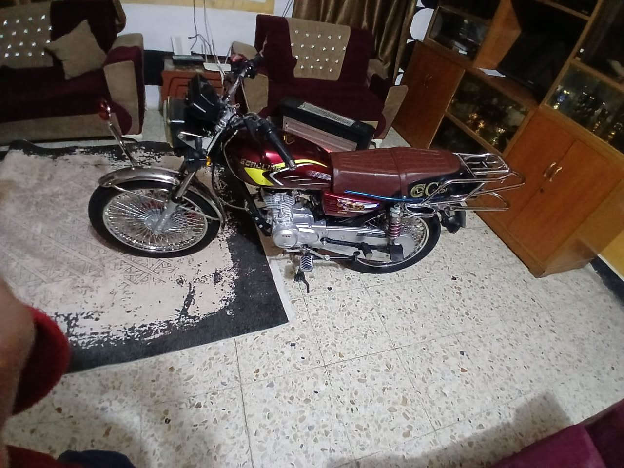 السلام عليكم دراجه أيراني  للبيع 2025دراجه بل جيس برغي ما ناقصها شلعه فول اشك الكاع بكاني بغداد فلكت سلمان باك قرب بسمايه السعر 750 وهاذ رقمي ***********
