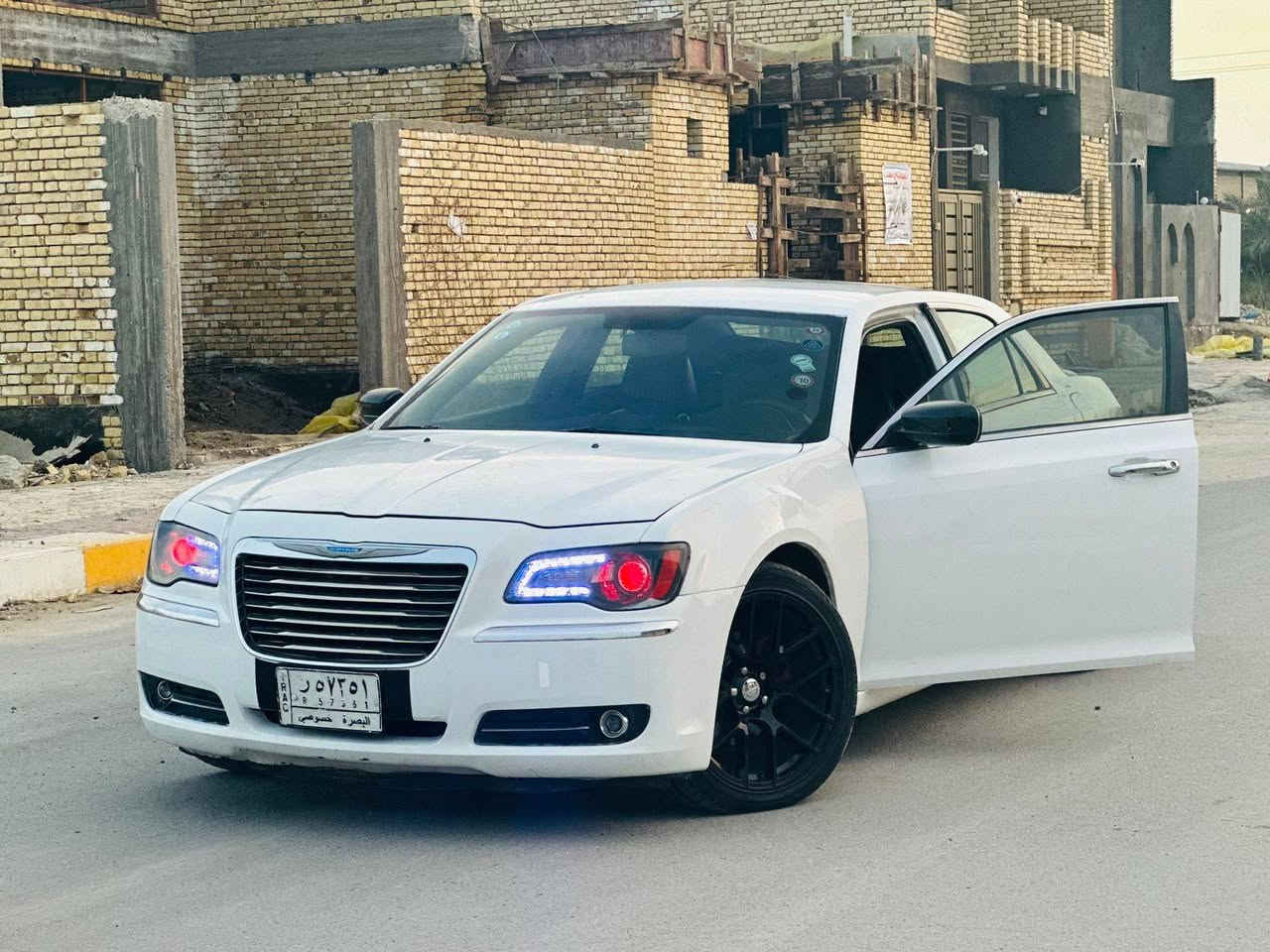 سلام عليكم 
اللبيع أو مراوس 
كرايسر C300 (أوباما ) موديل 2012 اصل رقم بصره حره بسمي رقم جديد الانجليزي تحويل ثاني يوم 
وارد امريكي ضررها بنيد وجاملغ تبديل ورشات صبغ 
مواصفات سياره 
شاشه كبيره 
كامرا خلفيه 
بصمه تشغيل 
بصمه ابواب 
ويل 20 كروم 
كشن كهربائي 
كشن جلد 
تشغيل عن بعد 
تحكمات ستيرن كامله 
طير طياره 
تبريد قطعتين 

سياره جاهزه وجديده الاخير 
محرك تبريد تخم تاير حداديه جاهزه الاخير 
# مكان - سياره - ناصريه 
السعر 145 وبيه مجال 
الاستفسار أكثر ***********
