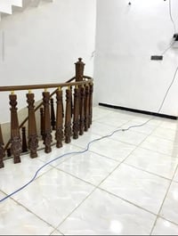 طابقين • ٥ غرف نوم • شارع القائد