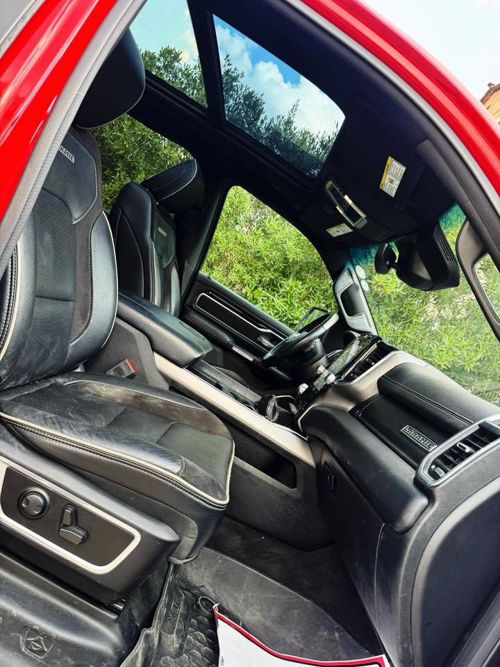 السلام عليكم
من رخصة صاحب الكروب المحترم والاعضاء الكرام كافج 

 رجاء مراسلة او الاتصال على صاحب السياره رقمه بنهاية الاعلان انا مكلف بالنشر 

رام فئة لارامي LARAMIE 
فول الفول مواصفات سياره جدا مميزه محرك 5700 ال 8 سلندر المرغوب 
موديل 2022 

رقم سليمانيه مكانه اربيل // 

ماشيه فقط 22 الف 

المواصفات // 

بانوراما // كشنات جلد مطرز تدفئة وتبريد وستيرن كذلك مختوم لارامي 

تحكمات فول شاشه تيسلا كبيره .. 

فور ويل 4X4 

كشنات خزن .. باب طويل بودي قصير المرغوب .. رادارات حساسات .. كامره متحركة شغال عن بعد والكثير جدا من المواصفات الاخرى 

التفاصيل والضرر .. 

مرفعه السياره من الامام نصبه ماشاء الله كلش روعه .. 

دوسات جوانب غطاء بدي بلاد 

ويل وتاير مميز جدا سبونسرات نفخات جاملغات 

الضرر .. مصبوغه حزام تكم وسقف مكفول فقط حزام وصور الضرر موجوده وكذلك فديو للسياره بكافة التفاصيل عل رقمي الواتساب 

ضرره طخطخات جوانب واضحه بصور امريكا 

محرك كير صدر كل تفاصيلها شرط الفحص محرك برغي ممفتوح بي 

ايرباكات فقط برده طاك يعني دشبول ستيرن مطاك عل وضع الشركة .. 

ااسعر 288 ورقه وبيه مجال بسيط للشراي 

رقم فحص هزه كله جديد مباشرة تحويل باسم المشتري 

للتواصل 

***********  

واتشرف بالجميع 🌺🌺😘😘
