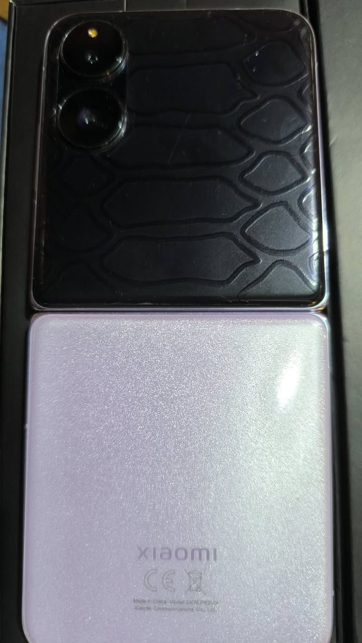 جهاز للبيع 
شومي mi mix flip
ذاكره 512 ع 12 +12 
نضافه 100/100 سعر 600 ملحقات كامله مكاني مسيب بابل 
***********
