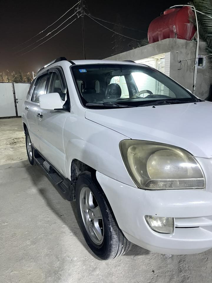 السلام عليكم كيا سبورتج موديل 2008
مكفوله كما موضح في السونار 
المواصفات محرك 2000اربعه سلندر 
فتحه+كشنات جلد+شاشه مسجل+كامره خلفيه+مري كهرباء شفط
تدفئه تبريد شغالات مكينه كير اكسن جديد جواها تخم تاير جديد كهربائيات كلها شغاله 
السعر (115) وبيها مجال للشراي 
للاستفسار اكثر اتصل على الرقم(***********)
