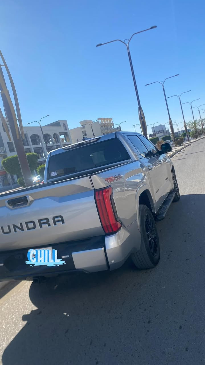 فقط بيع ..
2022 Toyota Tundra Platinum
تويوتا تندرا بلاتينيوم 2022
..
محرك I-FORCE V-6 سعة 3.4

مواصفات معروفة،،نظام تثبيت السرعة التكيفي
مقاعد تدفة تبريد
الدخول بدون مفتاح البصمه الذكية 
بدء التشغيل بدون مفتاح
نظام الملاحة
مرايا قابلة للطي كهربائيًا أندرويد أوتو® أبل كار بلاي®بلوتوث®
هوم لينك
راديو الأقمار الصناعية منفذ USB
فتحة سقف وصلة السحب
الكبح التلقائي في حالات الطوارئ كاميرا محيطية  مراقبة النقطة العمياء مصابيح أمامية LED
تحذير مغادرة المسار
مساحات استشعار المطر
تنبيه حركة المرور الخلفية مقاعد جلدية مقعد الذاكر
رقم هاتف ***********
السعر ٣٦٠ وبيه مجال 
حادث بنيد 
رقم اربيل بسمي
