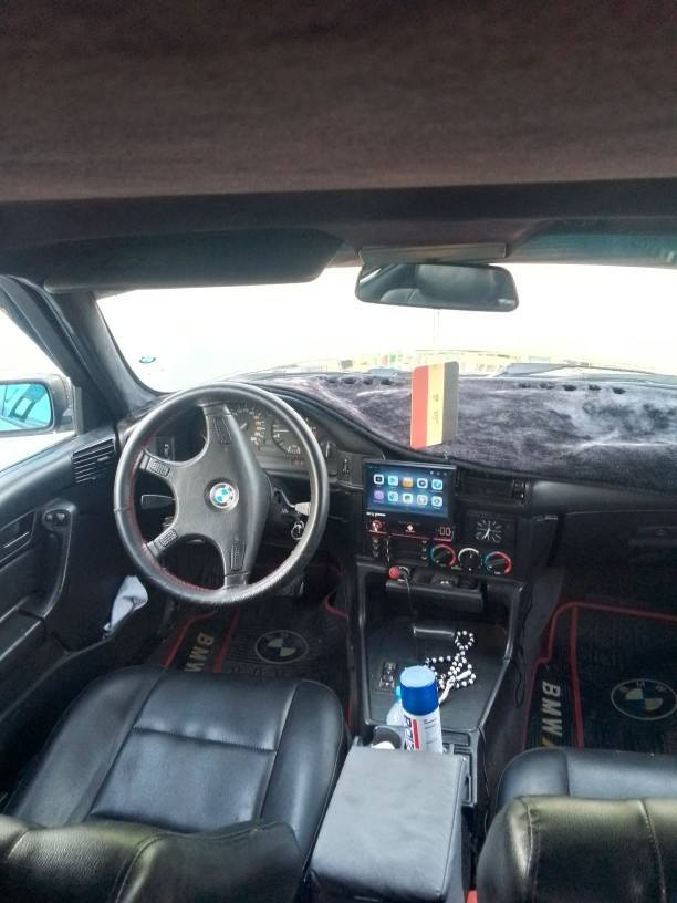 سلام وعليكم بيم 525اصل وفصل محرك كبس كير وتماتيك كير ومحرك شرط صدر جديد تخم تاير جديد كهربائيات كلها شغاله تبريد ثلج تدفئة نار رقم ربيل تحويل ثاني يوم دخل جلد سياره جديده بمعنه لكلمه سعر 58مكان بيجي ***********
