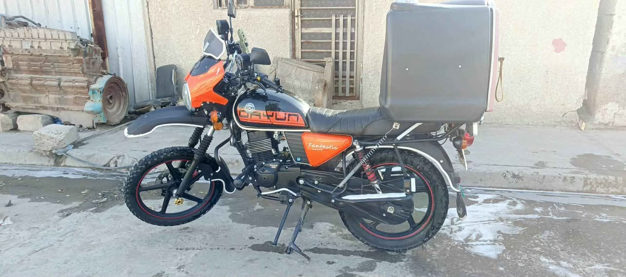 حبايب دايوان جبلي موديل 25 دراجة جديدة كلش ماشيه 8000 عليه صندوك وسستم صوت بلوجكترات امامية فلاشات خلفية وهواي غراض ومرتبه الدارجة ممشتغله هواي الله شاهد مكاني بغداد تقاطع درويش الشراي يتصل رايده ب 2550 وبيه مجال بعد للشراي
*********** بغداد, العراق
