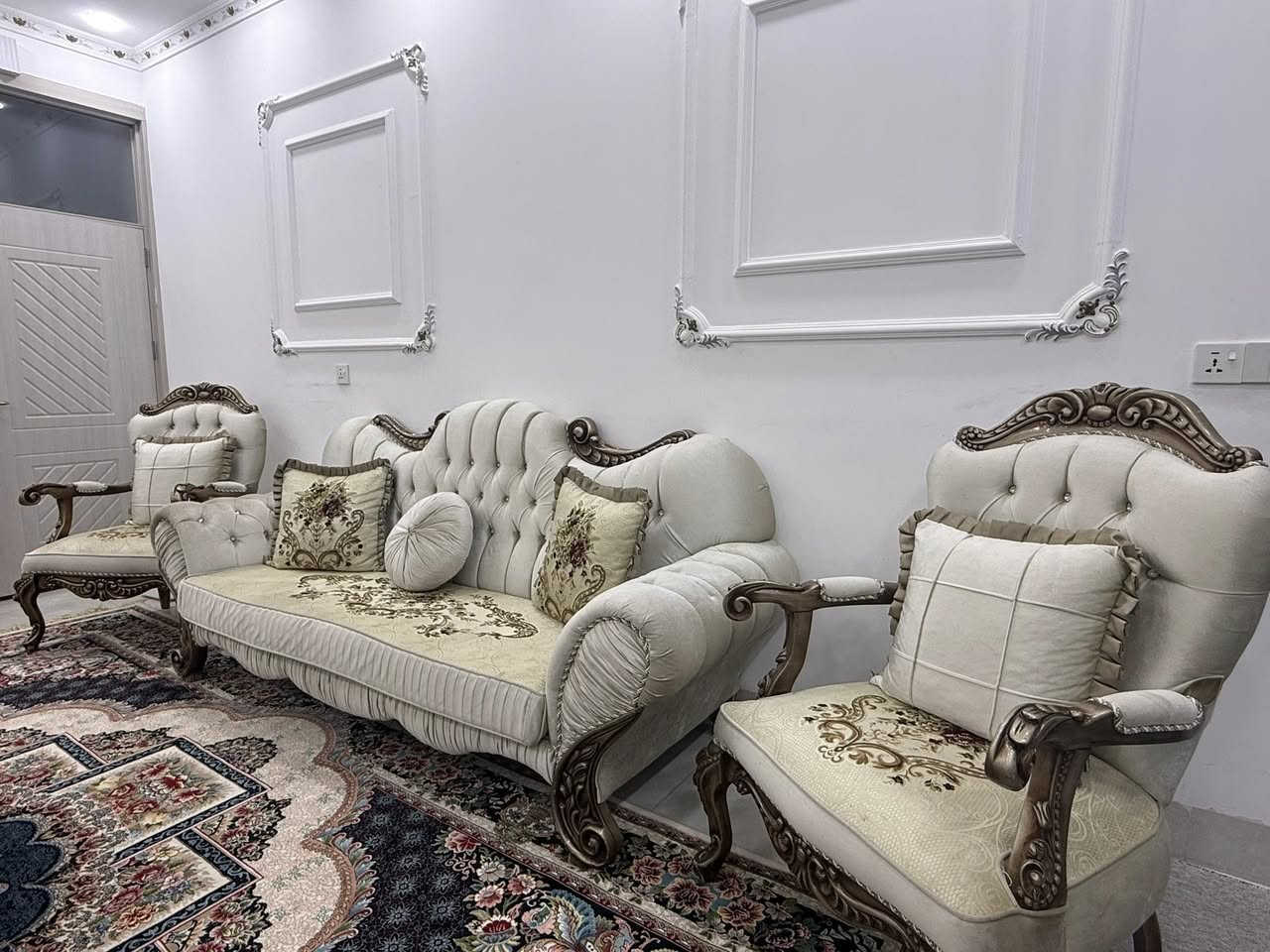 تاخمێکی مەلەکی 10 نەفەری جوان و پاک  لە وێنەکەدا دیارە
کرکوک
نرخ:750
ژمارەی تەلەفۆن:***********
