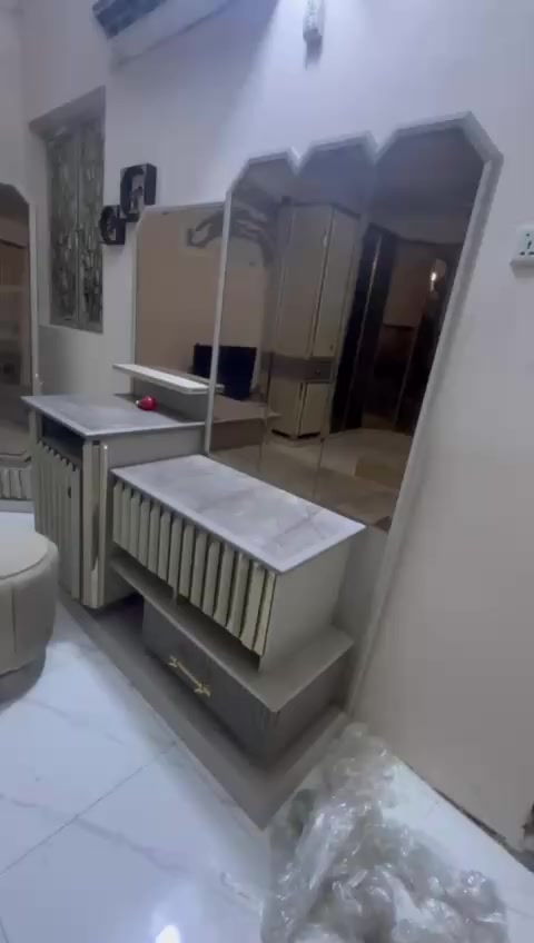 غرفه نوم تركي اصلي كنتور دور لضهر بلوك مو خشب عادي غرفه ثقيله ارضيه شبيها لمرمر ***********
