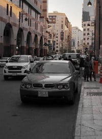سلام وعليكم عندي باخره E65 745 باب قصير ما بيها اي نواقص اريد اراوسها ...