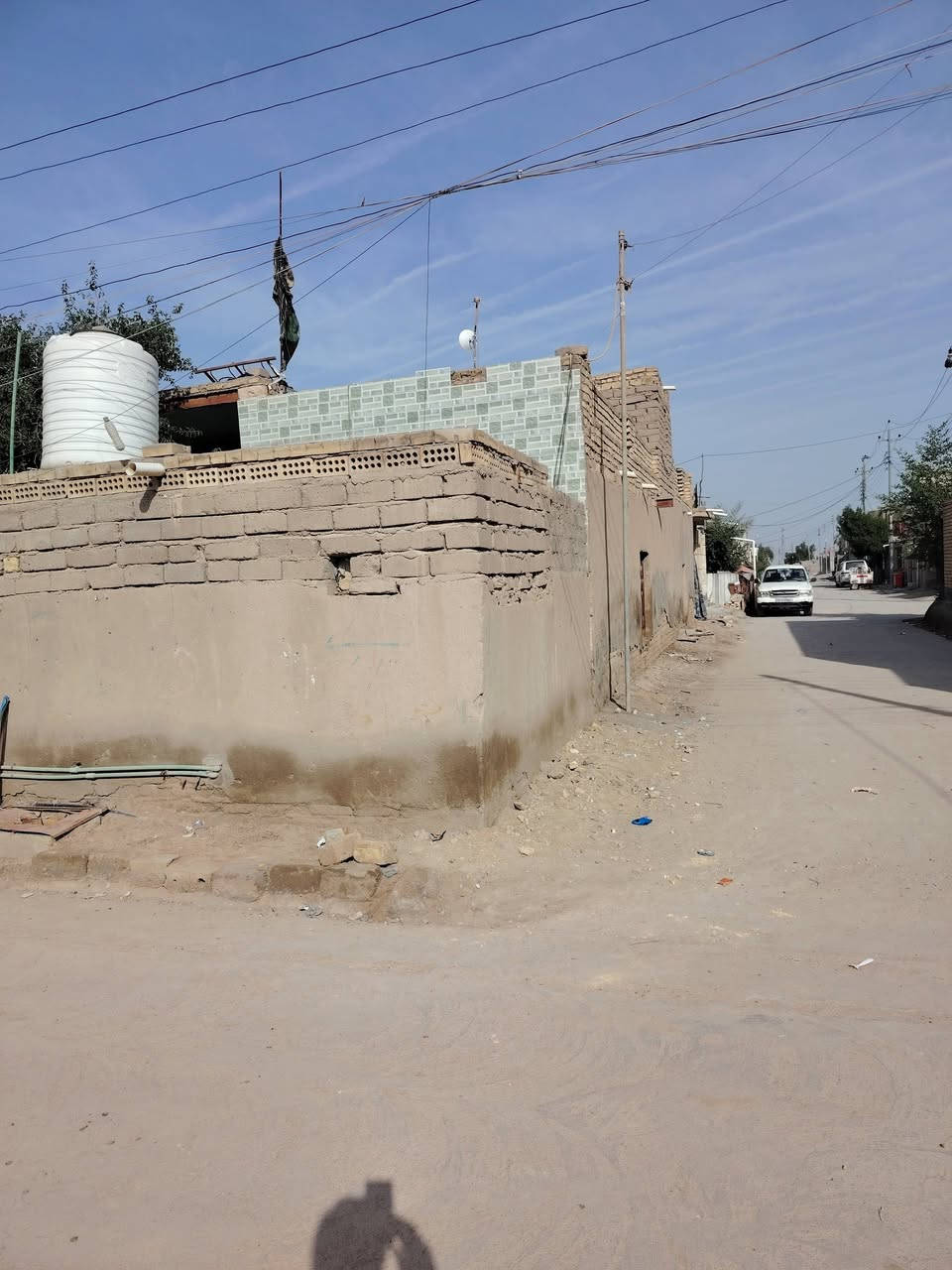 🔹 بيت قديم للبيع البيت ركن 🔹
📍 ذي قار-قضاء الفهود – حي الإسراء الأول قرب روضه 
🛣️ شارع صب مباشر 
📄 طابو صرف – تحويل مباشر

📐 المساحة حسب الطابو: 200 م²

🏠 بناء طابوق  قديم
📌 موقع ممتاز،  موجود كافة الخدمات ✅

📞📲 الاستفسار اتصال أو واتساب
 ***********
سعر 75
