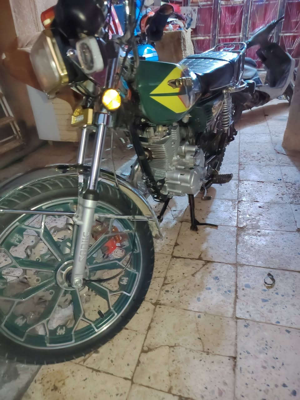 سلام عليكم شباب ايرانيه 5 كير دراجه كفاله عامه موديل 2024 شوف كدام عينك السعر600 وبيها مجال ***********
