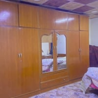 مستعجل • غرفه اخشاب