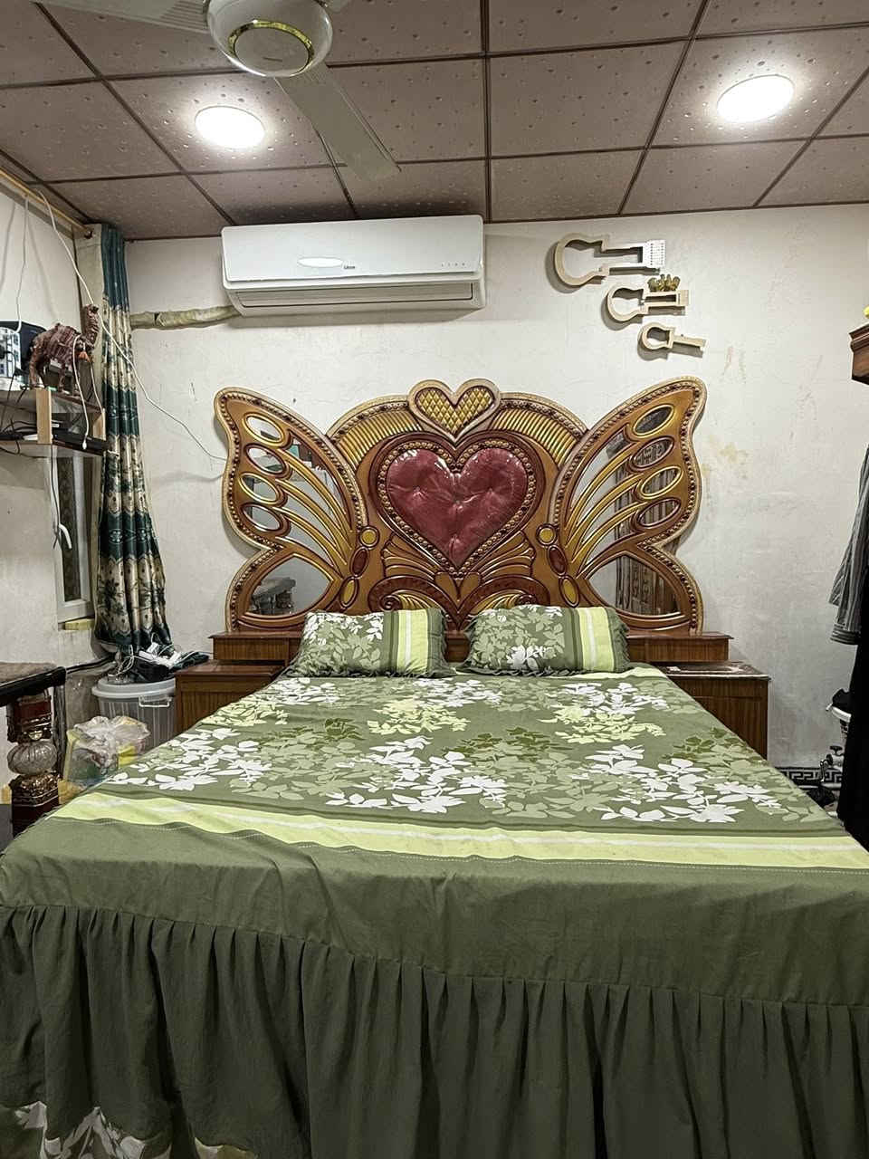 غرفه صاج طابق واحد نجاره 🔨 عراقيه 6 ابواب ( مستعمله ) العنوان ( كوفه حي ميسان) رقم الهاتف ***********  بي واتساب📞 غير متواجد ع الفيس فقط اتصال 📞 السعر 💵 500 الف وبي مجال بصيط
