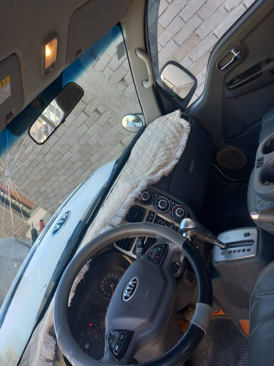 سلام عليكم كيا بنكو دبل قماره مديل 2019 🚛 دبلو جاف مكينه وگير كفاله تبريد تايرات حداد جاهزه للخير اخوان السياره ماشيه 100 الف مبدل محرك جديد توه مبدله البلاد مالتهه بجيس 5 دكم سياره حيل نضيفه مالت بيت جانينهه زيرو بسمي تحويل ثاني يوم 
 السعر.  170 وبيهه مجال لشراي.   
***********
مكاني البصره قضاء المدينه
