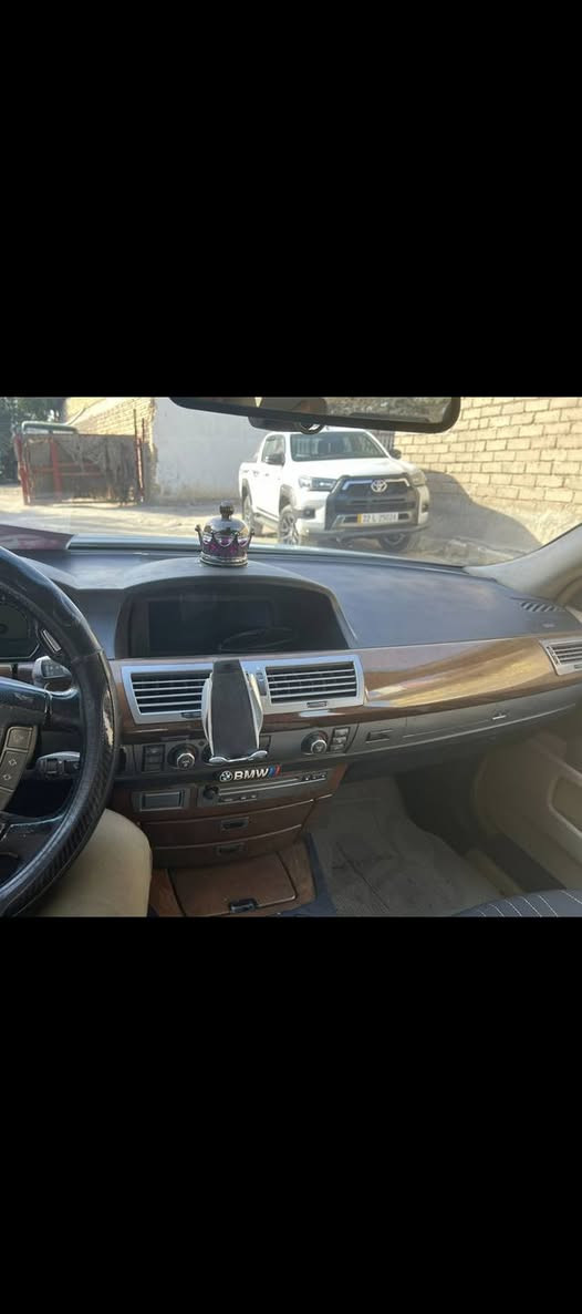 السلام عليكم رمضان كريم
للبيع BMW باخره 2008اصل الرقم اربيل تحويل ثاني يوم 
مكينه كير حداديه تخم تاير السياره جاهزه بالكامل
السياره فول مواصفات معروفه لدى الجنايه شنو الفول 
وارد خليجي فقط باب صبغ والباقي كفاله مكينه V6 
السعر155$وبيها مجال 
العنوان ذي قار المركز 
التفاصيل اكثر اتصل على ***********
علما غير متواجد على الفيس
