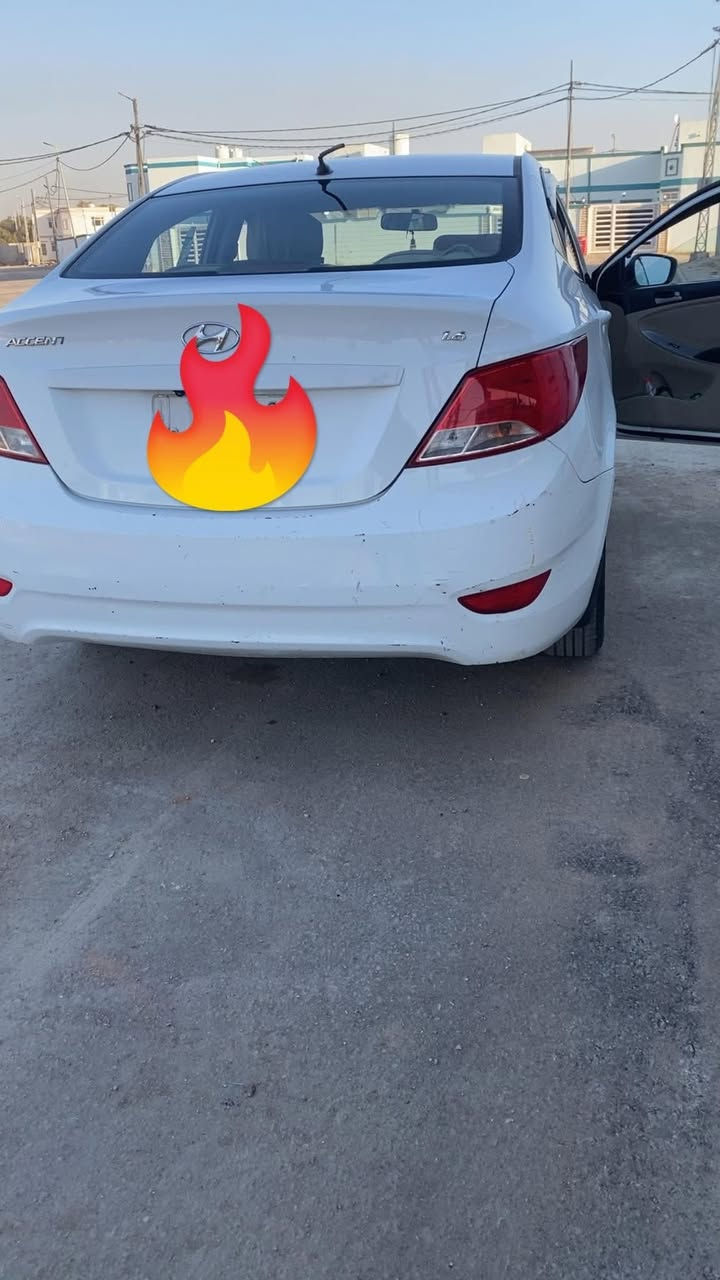 سلام عليكم اكسنت 2015خليجي
 كامله بدون نقص تخم تاير باتري جديد
 كير مكينه تبريد ثلج مكينه 1600
 رقم ذي قار  بسمي 
فول السياره فتحه تحكمات ستيرن كامره
سنوية ما ساقطه 
مكان سيارة ديوانية قضاء غماس
السعر ١١٠$
*********** ‬
