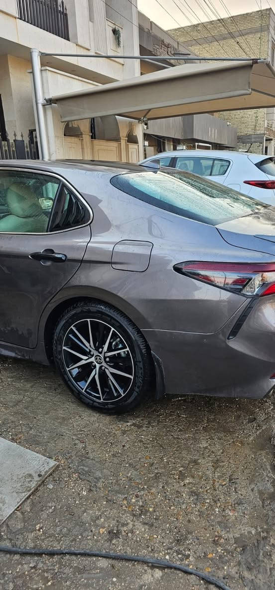 السلام عليكم
مكلف بالنشر
للبيع كامري ٢٠٢٤ 
فئة se  معروفة مواصفاته

حادث بسيط
السياره  جديده بعدها بريحة الشركه

ماشية ٣٣ ألف فقط
مكانها بغداد
‎0771 586 7557 للتواصل
