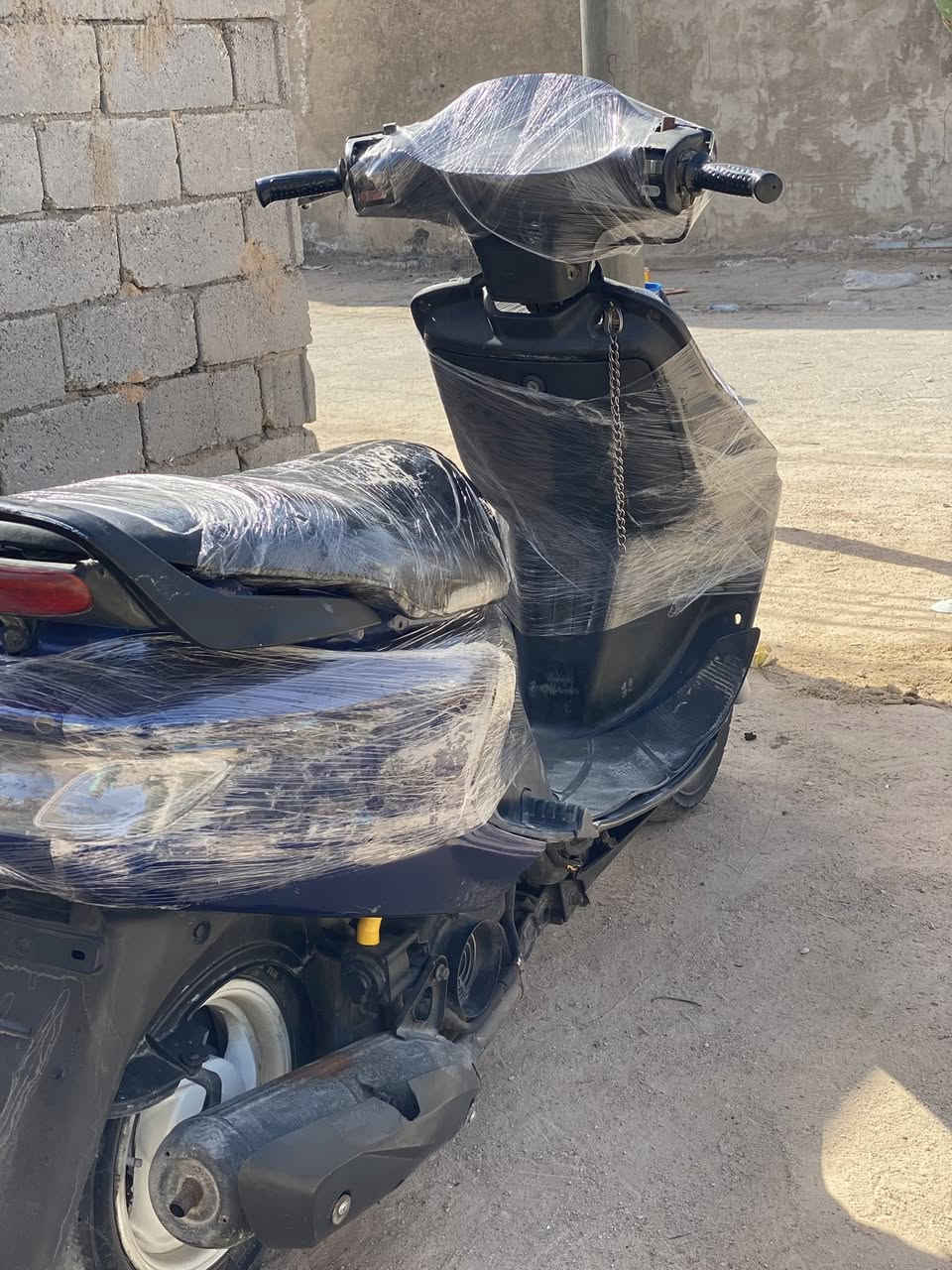 دراجة فراشة للبيع ما عايزة برغي مكاني نجف حي الجزيرة الدراجة نقرة سلف كل شيء مو عايشة السعر 450 وبيها مجال قليل راح أخلي رقم تلفوني اللي يحب يتصل علي.***********
