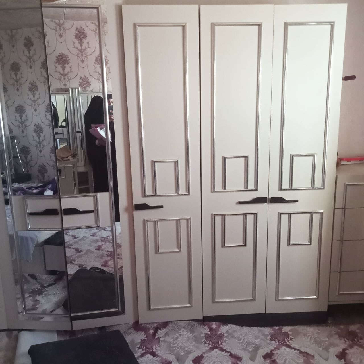 مكلف بل نشر
مكلف بل نشر 
متاح غرفه نوم تركيه للبيع نضيفه كلش 
كنتور 6 بيبان 
وزاويه 2 باب  ومرايه طويله 
جربايه هيه ودوشك وميوزته 
وجرارات عدد 4 وميز تواليت 
ثلاجه حجم وسط 
الغرفه ب مليون وبيه مجال 
والثلاجه ب 100 وبيه مجال 
التوصل الاتصال عل الرقم ‭٠٧٧١ ٨٠٧ ٣٧٠٥‬
