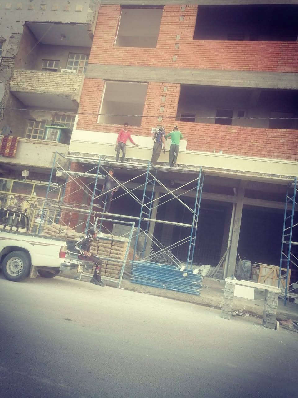 هاي البنايه بالانبار حجر السوري ابو احمد المصلاوي العمل وتغليف واجهات حجر ومرمر حجر سوري لالستون والشغل يسير خبط وتيل النحاس وفقره ثانيه يسير الشغل ميكانيك جميع محافظات العراق واىتواصل على رقم الواتساب اسيا ***********... *********** والشغل يصير استلام مهندس @إشارة
